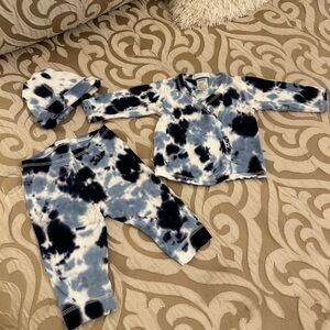 Infant boy  3 piece set . size 6 months. 100%cotton
